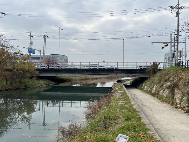 NSP통신-보강공사 추진 예정인 정왕동 구잔8교 현장. (사진 = 시흥시)