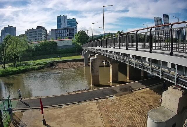 NSP통신-보도교 신설 및 차도부 재포장을 완료한 서현교 현장 모습. (사진 = 성남시)