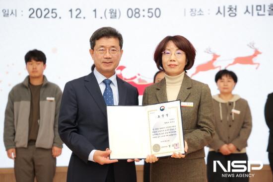 NSP통신-정인화 광양시장(좌), 황영숙 출생보건과장(우) (사진 = 광양시청)