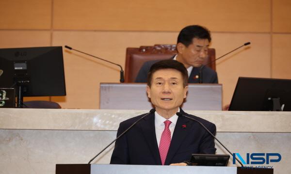 NSP통신-이강덕 포항시장은 1일 제327회 포항시의회 제2차 정례회 시정연설을 통해 포항시장으로서의 지난 12년간의 소회와 포항시의 미래 발전 방향을 밝혔다. (사진 = 포항시)