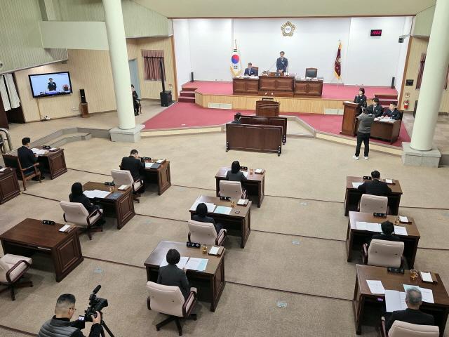 NSP통신-군포시의회가 1일 개회한 제285회 정례회 모습. (사진 = 군포시의회)