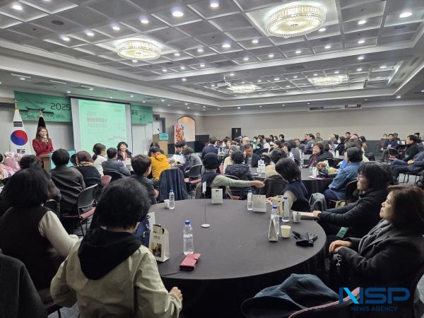 NSP통신-경상북도는 지난 1일부터 2일까지 경주 한화리조트에서 포스트 에이펙과 글로벌 관광 시대에 맞춰 해설사의 역할과 역량 강화를 위한 2025년 경상북도 문화관광해설사 역량 강화 워크숍을 개최했다. (사진 = 경상북도)