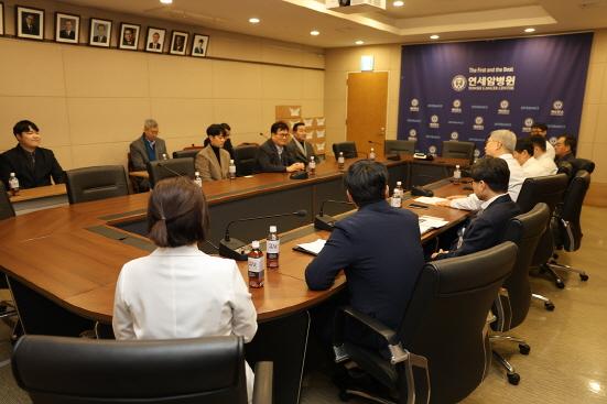 NSP통신-신촌 연세세브란스 암병원에서 열린 달리는 기부천사 챌린지 캠페인 전달식 (사진 = 젝시믹스 제공)