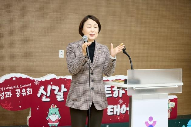 NSP통신-유진선 의장이 신갈스마트도시재생 성과공유회에서 인사말을 하고 있다. (사진 = 용인특례시의회)