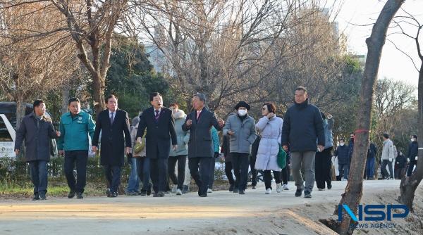 NSP통신-경주 도심을 관통하던 폐철도가 시민 산책공간으로 재탄생했다. (사진 = 경주시)