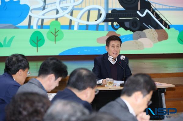 NSP통신-포항시는 5일 시청 대회의실에서 이강덕 시장 주재로 12월 확대간부회의를 열었다. (사진 = 포항시)