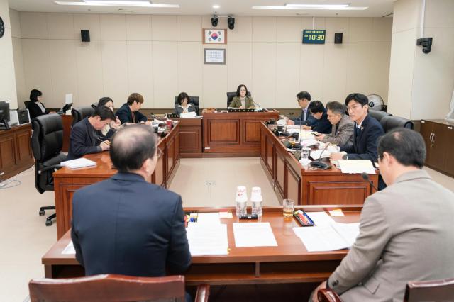 NSP통신-용인특례시의회 의회운영위원회 회의 모습. (사진 = 용인특례시의회)