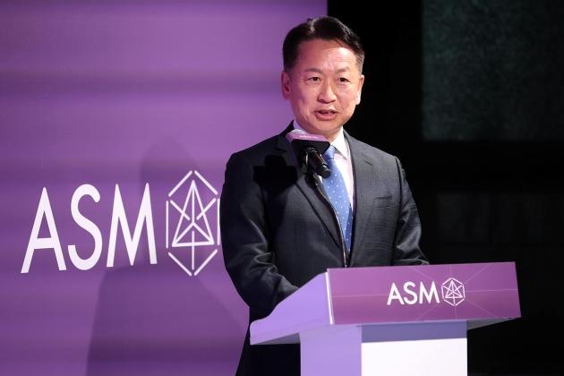 NSP통신-8일 오후 ASM 코리아 화성에서 열린 ASM 혁신제조센터 준공식에서 고영인 경제부지사가 축사를 하고 있다. (사진 = 경기도)