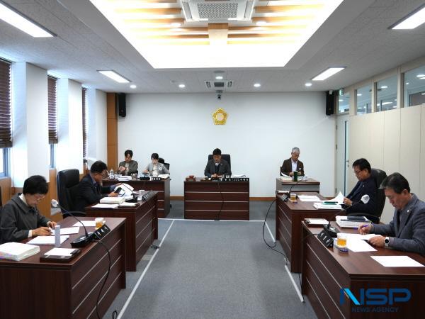 NSP통신-영천시의회 산업건설위원회는 제249회 제2차 정례회 기간인 지난 3일과 4일 2일간 소관 부서의 조례안, 동의안, 보고안 등 총 16건의 안건에 대한 심사를 모두 마쳤다. (사진 = 영천시의회)