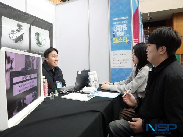 NSP통신-영남이공대학교는 지난 5일 천마체육관에서 대구광역시 지역혁신중심 대학지원체계(RISE) 사업의 일환으로 2025 대학-창업기업 잡 매칭 페스타!를 공동 주관해 성황리에 개최했다. (사진 = 영남이공대학교)
