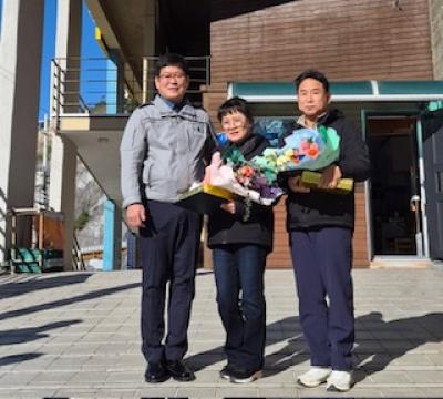 [NSP PHOTO]울릉경찰서 자살의심 학생 보호한 울릉군청 직원에 감사장 수여