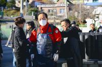 [NSP PHOTO]속초시 공직자, 연말 추위 녹인 작은 기부의 손길 더해