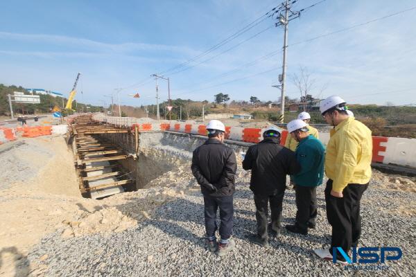 NSP통신-포항시는 10일 동절기를 앞두고 영일만4 일반산업단지 조성공사를 비롯한 지역 내 주요 공사 현장을 대상으로 재해예방 및 안전관리 실태 점검에 나섰다. (사진 = 포항시)