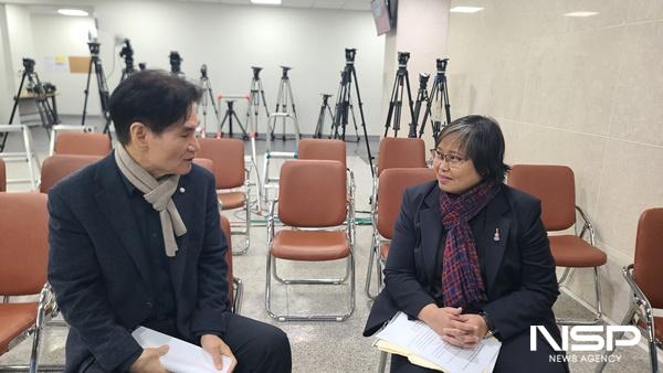 NSP통신-이용선 더불어민주당 국회의원(좌)과 진 마 아웅 미얀마 민족 통합정부 외교부 장관(우) (사진 = NSP통신)