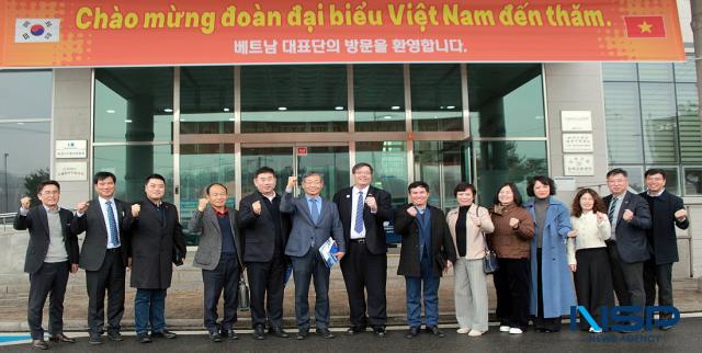 NSP통신-VKBIA-화성상공회의소 간 포괄적 전략 협력 체결후 참가자들이 기념 촬영 하는 모습. (사진 = 김종식 기자)