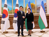 [NSP PHOTO]우원식 국회의장, 우즈베키스탄 독립기념비 헌화·나르바예바 상원의장 면담