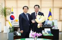 [NSP PHOTO]안동시의회 손광영 의원, 지방자치 의정대상 대상 수상