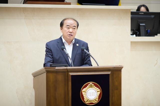 NSP통신-5분 자유발언하는 김운봉 용인시의원. (사진 = 용인특례시의회)