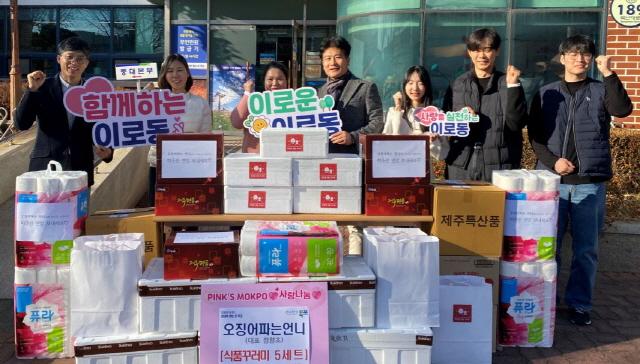 NSP통신-목포시 이로동에 오징어파는언니의 사랑 가득 꾸러미 (사진 = 목포시)