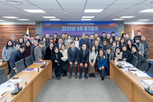 NSP통신-23일 이권재 오산시장과 문영근 민주평화통일자문회의 오산시협의회 회장 및 관계자들이 기념촬영을 하는 모습. (사진 = 오산시)