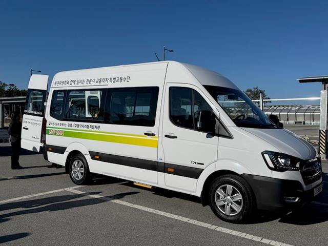 NSP통신-강릉시가 도입한 다인승 차량 모습. (사진 = 강릉시)
