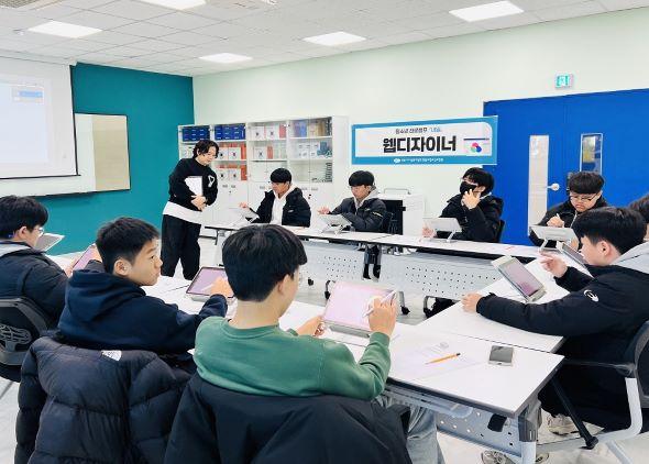 NSP통신-안동시청소년수련관 학교 연계형 중3 청소년 진로캠프 내일 성료 (사진 = 안동시)