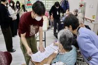 [NSP PHOTO]대구가톨릭대, 요양원서 세대공존 봉사활동 펼쳐