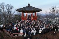 [NSP PHOTO]박승원 광명시장, 시민과 함께 여는 병오년 새해 도덕정 해맞이로 힘찬 출발