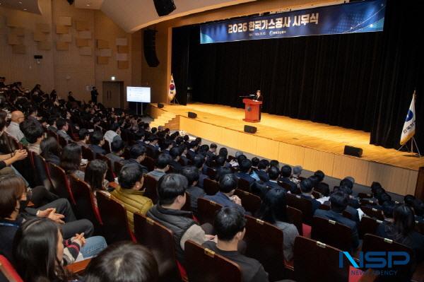 NSP통신-한국가스공사는 2일 대구 본사 국제회의장에서 전 임직원과 함께 2026년 시무식을 개최했다. (사진 = 한국가스공사)