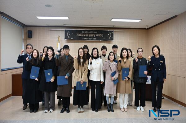 NSP통신-경상북도영천교육지원청은 병오년 새해를 맞아 지난 2일 영천교육지원청 4층 대회의실에서 전 직원을 대상으로 병오년 새해 다짐식을 개최했다. (사진 = 영천교육지원청)