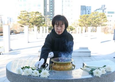 [NSP NEWS Image]이채영 경기도의원, 현충탑 참배로 2026년 의정활동 시작