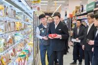 [NSP PHOTO]정용진 신세계 회장, 매출 1등 죽전점서 새해 첫 현장경영…2026년 다시 성장, 1등 전략 가속