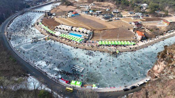 NSP통신-안동시 2026 안동암산얼음축제 포근한 날씨로 인해 얼음두께 부족해 안전을 최우선 해 취소결정 (사진 = 안동시)
