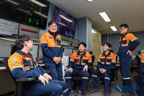 NSP통신-포스코 포항제철소 압연 설비 현장이 데이터 기반의 지능형 관리 체계를 구축하며 스마트 팩토리로의 전환에 박차를 가하고 있다. (사진 = 포스코 포항제철소)