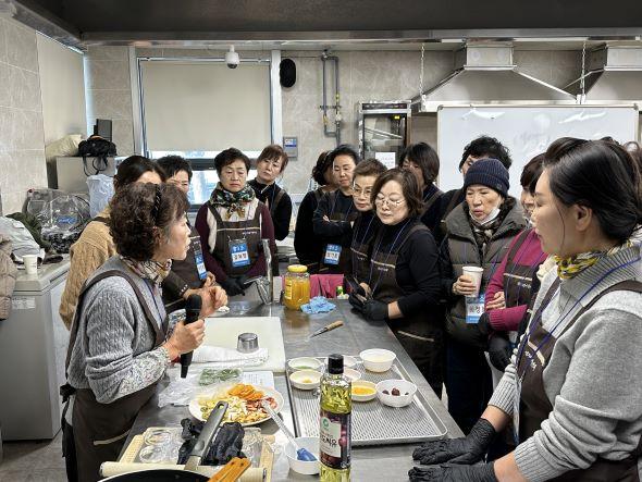 NSP통신-영주시 지역특화식품 개발 위한 과제교육 운영, 지역 농산물 활용 디저트 개발로 농식품 경쟁력 강화 (사진 = 영주시)