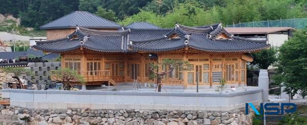 NSP통신-포항시가 우리 고유의 전통문화 보존과 친환경 주거 형태 확산을 위한 2026년 한옥건축지원사업을 오는 2월 27일까지 신청 접수한다. 지난 2022년 당시 한옥건축지원사업으로 준공된 한옥 전경(포항시 남구 대이동 소재) (사진 = 포항시)