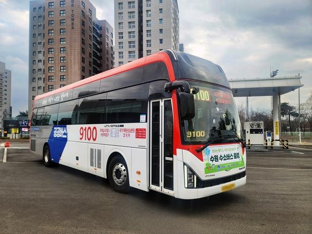 NSP통신-경기도 공공버스 9100번 버스. (사진 = 수원시)