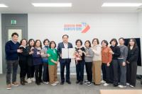 [NSP PHOTO]오산시, 국무총리 표창 이스트 봉사단 상장 전달