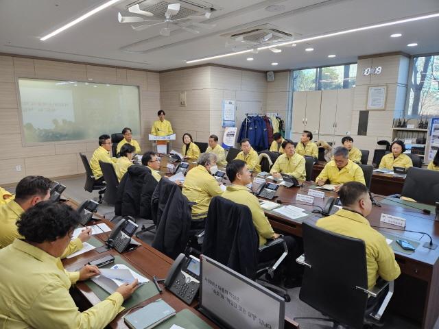 NSP통신-시흥시가 시청 재난안전상황실에서 사회재난 대응체계 설명회를 열었다. (사진 = 시흥시)