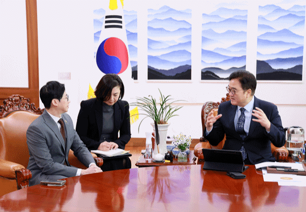 NSP통신-웡 카이쥔 주한싱가포르대사(좌)와 우원식 국회의장(우) (사진 = 국회의장 공보 수석실)