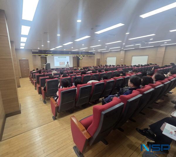 NSP통신-경상북도문경교육지원청은 지난 12일 관내 각급학교 급식종사자 101명을 대상으로 2026년 겨울방학 중 정기안전보건교육을 실시했다. (사진 = 문경교육지원청)