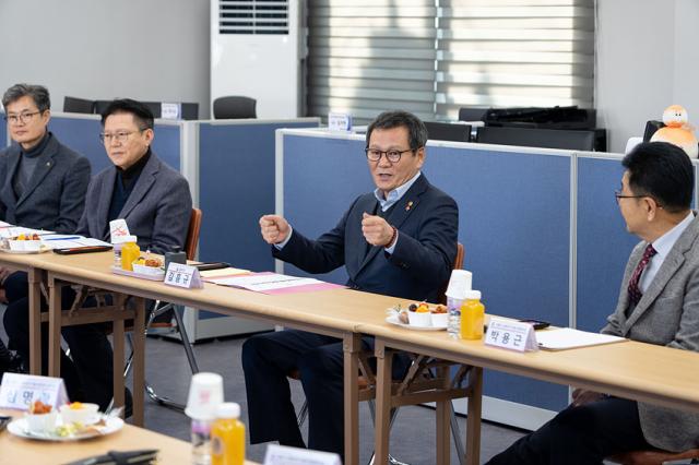 NSP통신-강릉시 교통약자 체감형 교통복지 구현 소통간담회 모습. (사진 = 강릉시)