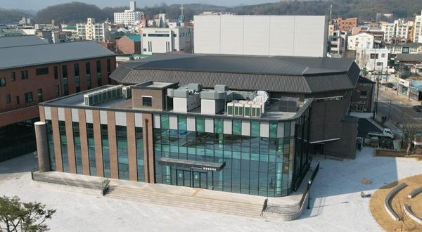 NSP통신-담양문화회관 전경. (사진 = 담양군)