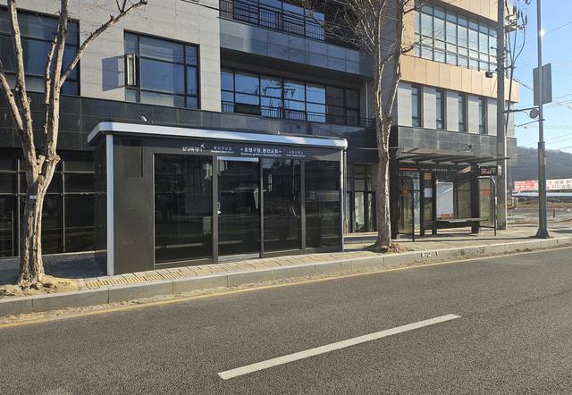 NSP통신-효행구청·분천교회 버스정류소 스마트쉘터 모습. (사진 = 화성시)