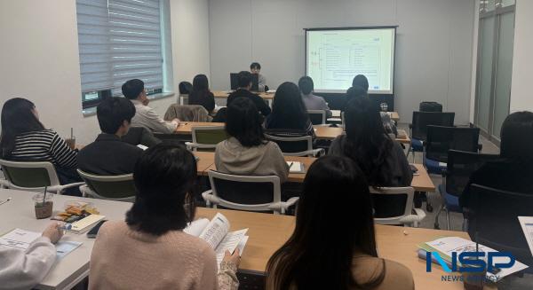 NSP통신-영천시는 지난 15일 전 부서 회계 담당자 30여 명이 모인 가운데 회계업무의 전문성 향상을 위한 제1회 회계실무 연구회를 성황리에 개최했다. (사진 = 영천시)
