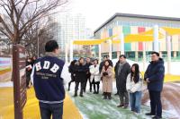 [NSP PHOTO]최종현 경기도의회 민주당 대표, 효동초 상상형 학교놀이터 조성 현장 방문