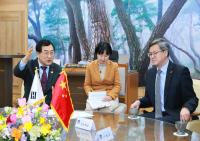 [NSP PHOTO]주낙영 경주시장, 주부산중국총영사 접견...한·중 교류·Post-APEC 협력 논의