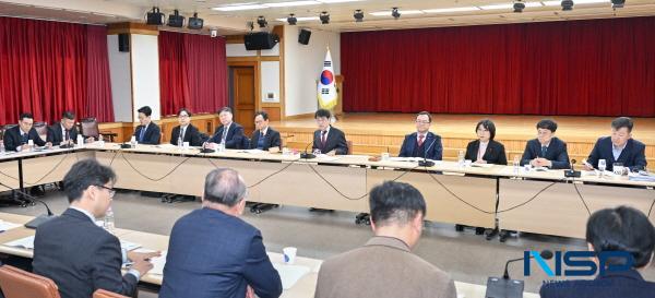 NSP통신-김정기 대구광역시장 권한대행은 지난 20일 대구광역시청에서 간부회의를 주재했다. (사진 = 대구광역시)