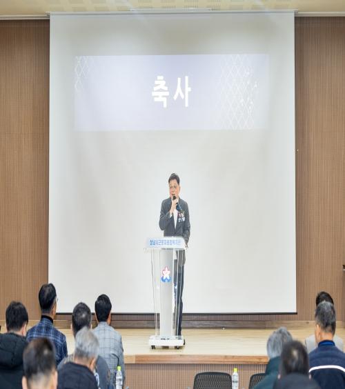 NSP통신-안광림 성남시의회 부의장이 21일 성남시근로자종합복지관 2층 대강당에서 열린 2026년 한국노총 정기대의원대회 및 의장 취임식에서 축사를 하고 있다. (사진 = 성남시의회)