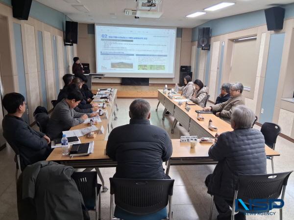 NSP통신-의성군은 지난 16일 농림축산식품부와 함께 의성 전통수리 농업시스템의 보전·관리 실태를 점검하고 경상북도와 주민협의체 등 관계자들과 농업유산의 지속적 보전과 활용 방안에 대해 논의했다. (사진 = 의성군)